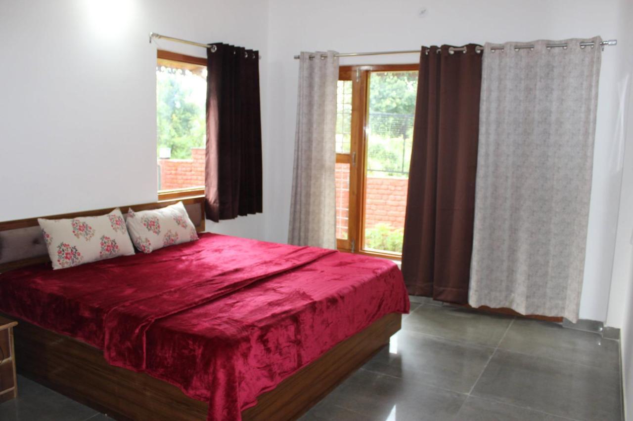 Winter Woods Cottages - 3-Bedroom Homestay Shitlakhet Exteriér fotografie